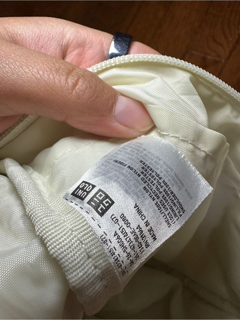 Uniqlo Cream Crescent Crossbody Bag - Picture 6 of 7
